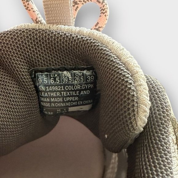 Skechers women’s size 9.5 light pink with light gray accents. - Picture 2 of 8